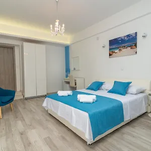 https://villa-lux-ii.splithotels.org